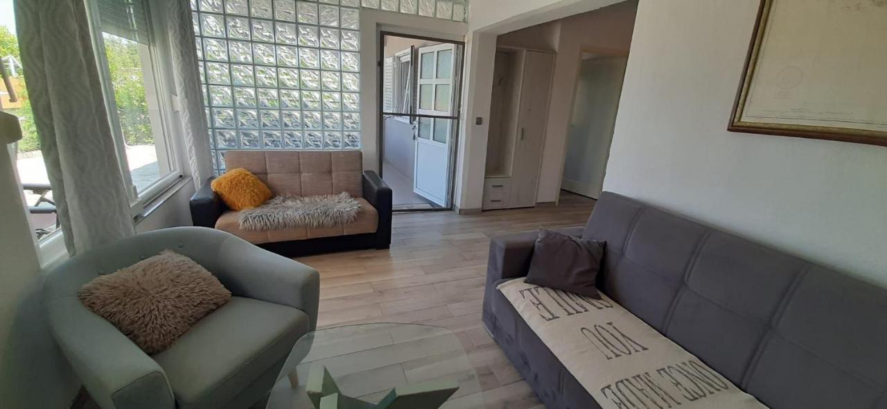 Apartment Mezaroca Rogoznica  Bagian luar foto