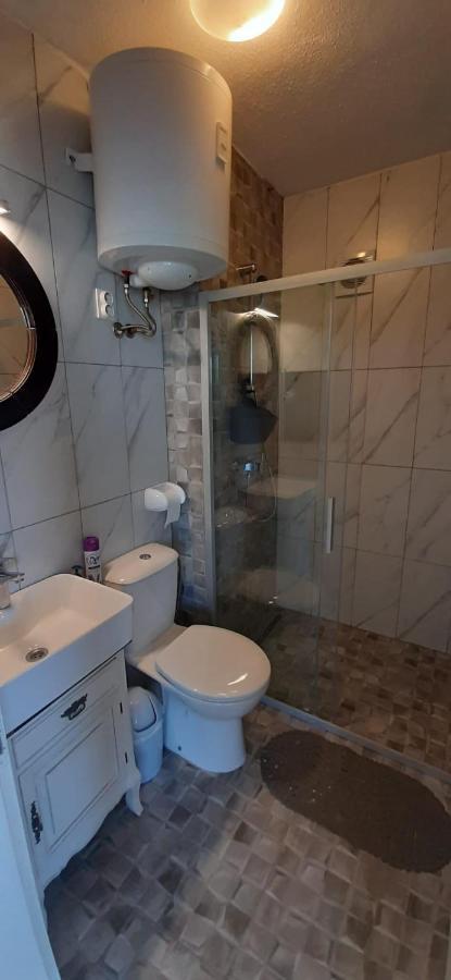 Apartment Mezaroca Rogoznica  Bagian luar foto