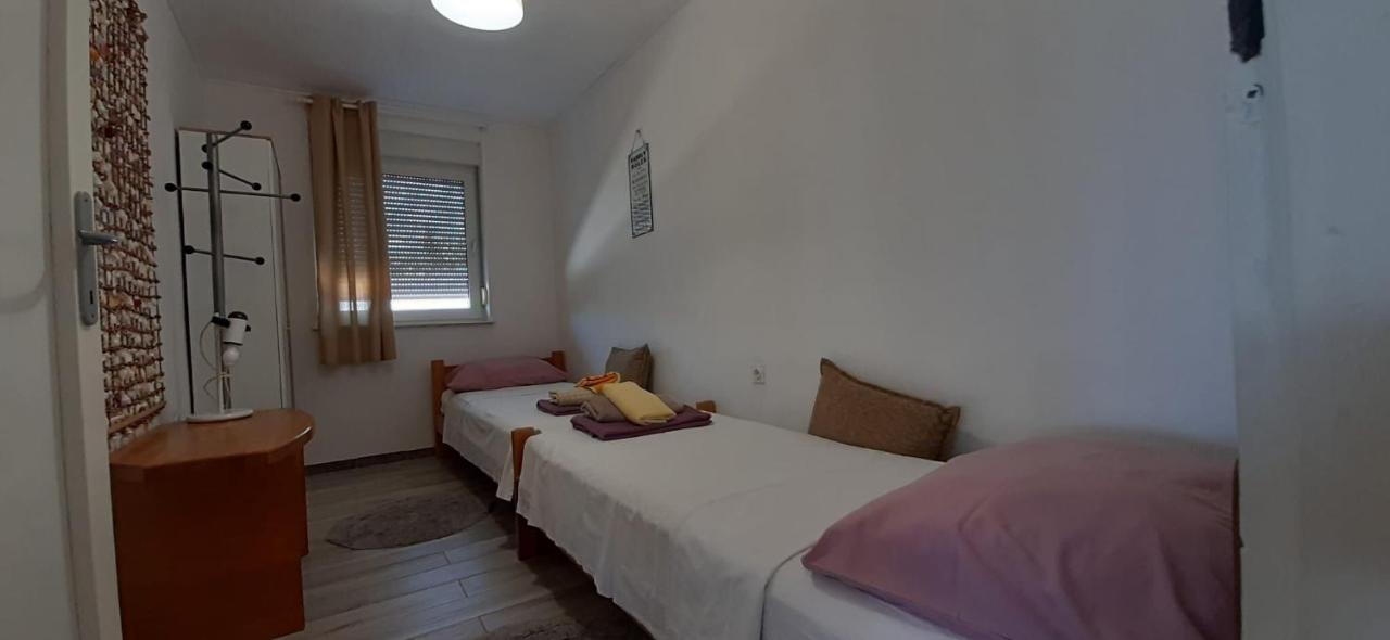 Apartment Mezaroca Rogoznica  Bagian luar foto